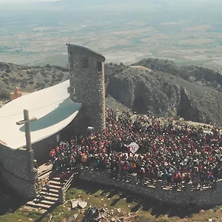 Mi Huesped Zujar, Baza Zujar