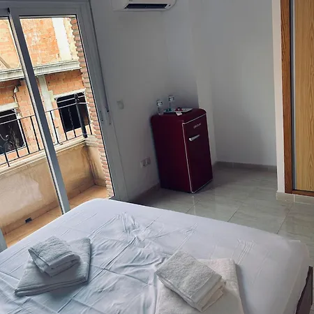 Mi Huesped Zujar, Baza Zújar